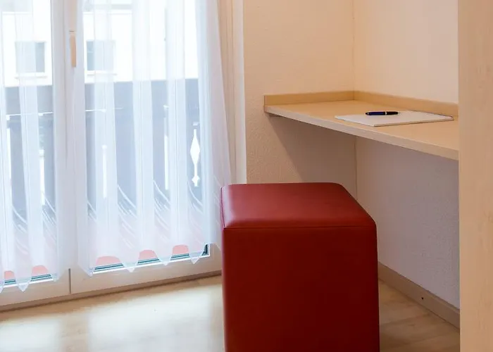 Alpenroesli شاليه *